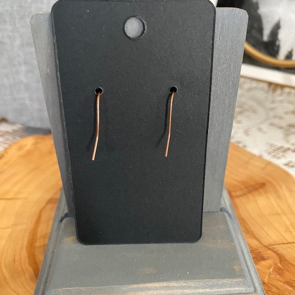 Peachy pearl and copper dangle earrings - Picture 3 of 4